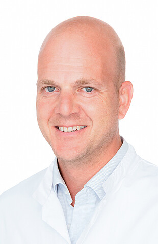 Dr. Marijn van den Besselaar