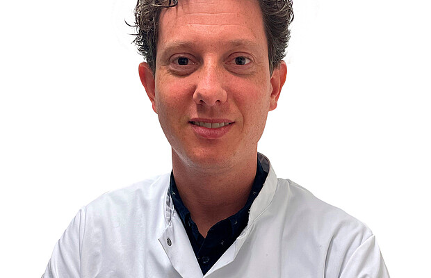 Dr. Raymond van Adrichem